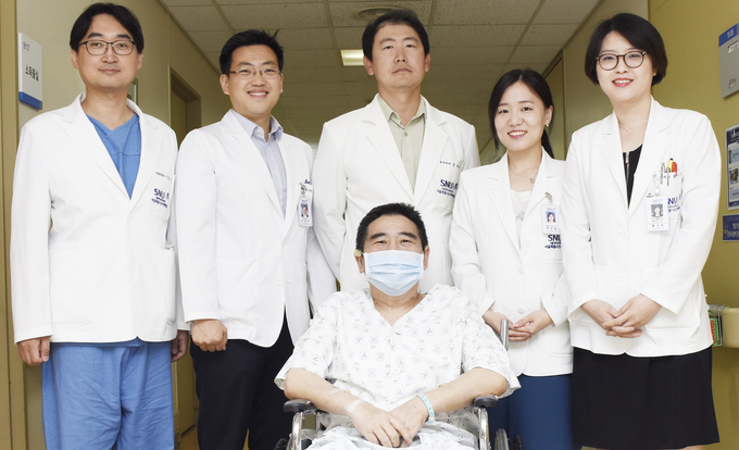 좌측 상단부터 마취통증의학과 이정만 교수, 호흡기내과 이정규 교수, 흉부외과 문현종 교수, 중환자진료부 호흡기내과 박주희 교수, 흉부외과 황유화 교수.