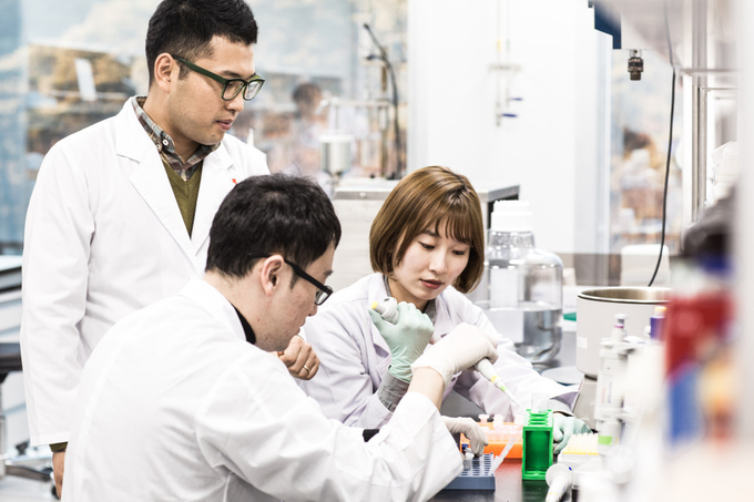 의약품 연구 개발에 승부 던진 대웅제약....대웅제약이 올해 30여건의 신규 임상시험을 추가하면서 창립이래 최다 건수의 임상을 진행한다.
