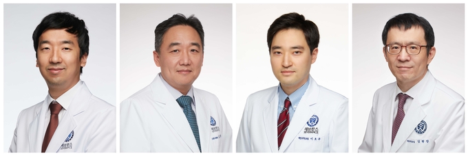 좌부터 연세대학교 의과대학 용인세브란스병원 소화기내과 임태섭 교수, 세브란스병원 소화기내과 김승업 교수, 연세의대 예방의학교실 이호규 교수, 김현창 교수