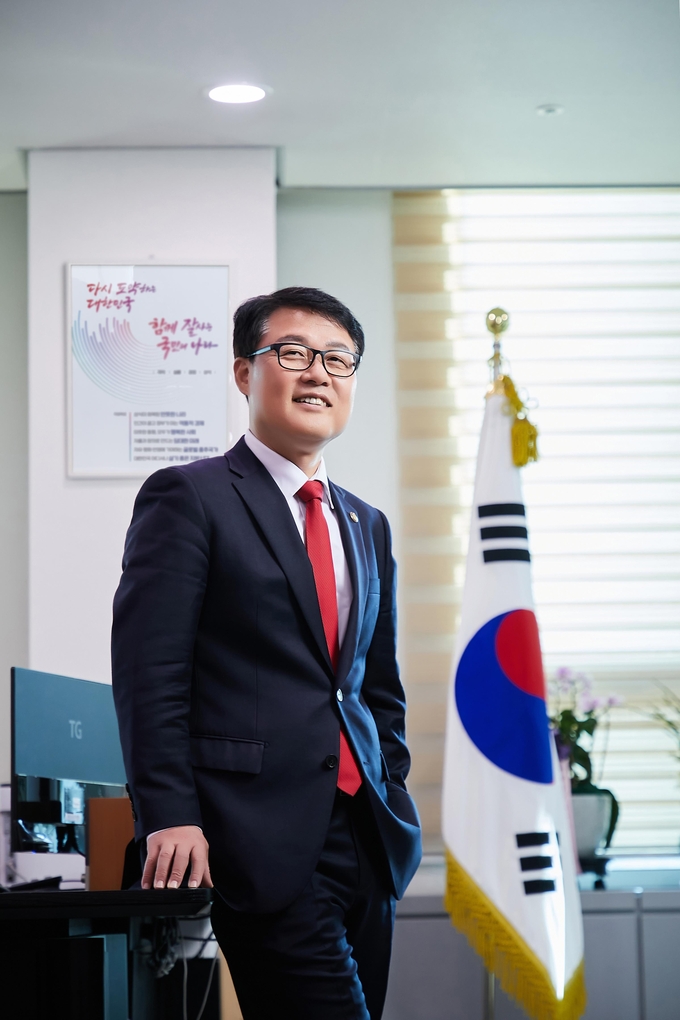 양진영 케이메디허브 이사장은 “전직원의 노력이 결실을 맺어, 연이은 좋은 결과를 얻게 되어 매우 기쁘다”라며 “케이메디허브는 R&D뿐만아니라 지역기업과 협업을 통한 육성 그리고 글로벌까지 진출하여 의료산업을 이끌도록 하겠다”고 밝혔다.