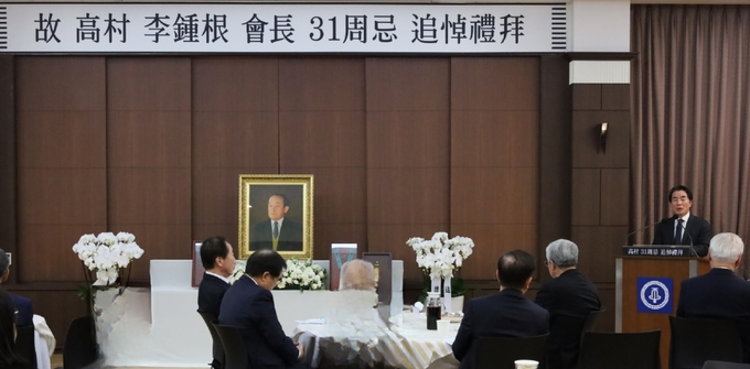 종근당 창업주 이종근 회장 31주기 추도식이 오늘 오전 엄숙하게 거행됐다.이장한 회장은 선대회장의 신약개발 유지를 받들어 종근당을 글로벌회사로 만들겠다고. 약속했다.