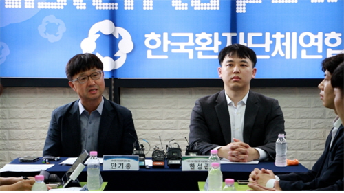 대한전공의협의회 비상대책위원회 한상존 위원장을 포함해 5명의 비상대책위원이 7월 28일 오후 12시 서울시 영등포구 신길동에 위치한 한국환자단체연합회 사무실을 방문해 안기종 대표를 비롯한 환자단체 대표들을 만나는 시간을 가졌다.