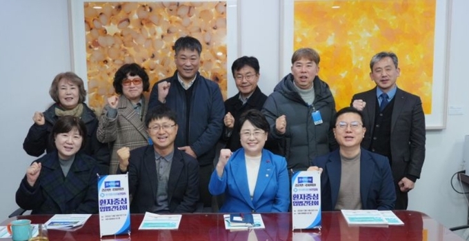 한국환자단체연합회는 12월 16일 오전 11시, 국회 의원회관 551호에서 보건복지위원회 소속 조국혁신당 김선민 의원과 「환자중심 입법간담회」를 열고, 현재 국회에서 심의 중인 환자기본법 제정과 환자의 투병 및 권리를 증진하기 위한 다양한 입법 관련 의견을 전달하는 시간을 가졌다