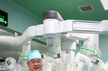 부산백병원 외과 배기범 교수, 대장암 로봇수술 560례 돌파
