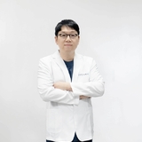 걸을 때마다 저릿한 다리, 척추관협착증...대표 증상 9가지