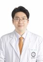 날씨 추워질수록 발병 위험 높아지는 ‘안면신경마비’ ...사전 체크 방법은?