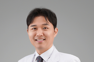 고려대 안산병원 장영우 교수, 로봇수술 1000례 달성 ..“갑상선암 단일공 로봇수술 선도”