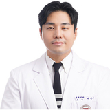 폐암 단일공 로봇수술, 갈비뼈 아래 구멍하나로 통증 줄이고 회복 앞당겨