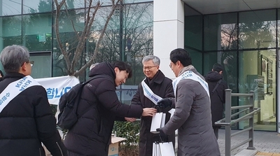 김택우 의협회장, 의사국시 시험장 격려 방문