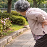 구부정한 자세가 만든 척추변형, 방치하면 평생 통증