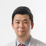 나이 들어 변한 ‘쉰 목소리’...2주 이상 지속되면 ‘후두 내시경’으로 확인해야