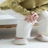 “무릎 인공관절, 이제 믿고 하도 되겠네"... 수술 후 6개월 내 급속 개선 "15년 지나도 수술 전보다 삶의 질 높아”