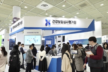 심평원, ‘보건의료빅데이터‧AI 활용 창업경진대회’ 수상팀과 「KIMES 2026」 참여