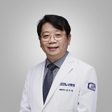 아침에 일어나 첫발을 디딜 때 뒤꿈치에 찌르는 듯한 통증 반복된다면,'이질환 '의심