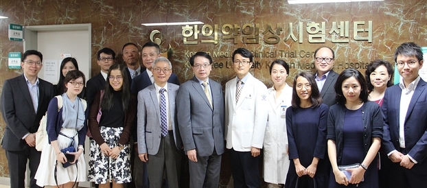 동서의학 융합 노하우 많이 배우고 갑니다.” 동서의학 융합 노하우 많이 배우고 갑니다.”